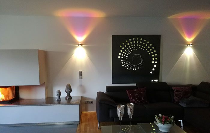 Metall-Wandbilder - vor allem mit Hintergrundbeleuchtung ein zeitloser und doch sehr moderner Eyecatcher. Einzigartigkeit für Ihre Wände