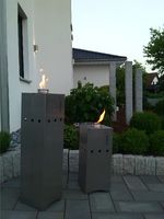 Erfreuen Sie sich an dem zeitlosen und dem modernen Design unserer Fuero Feuersäulen aus Edelstahl.